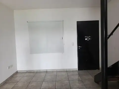 Casa en Alquiler con 1 cochera