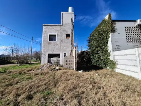 413 bis esquina 138 bis 3700