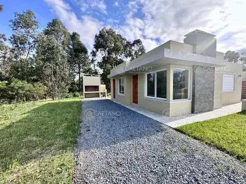 Venta casa - 2 Dormitorios 2 Baños + Parrillero - Piriápolis