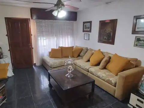 Depto Tipo Casa en Venta con 2 cocheras
