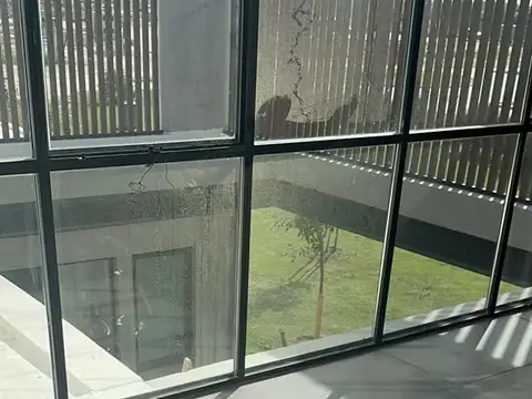 Casa 5 ambientes con 4 baños