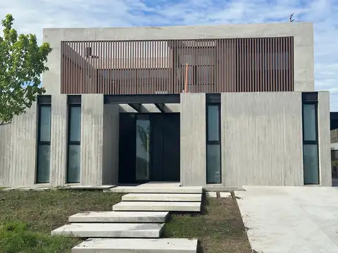 Casa  en Venta en Carpinchos, Nordelta, Tigre