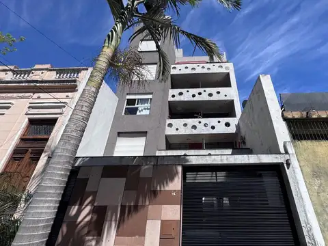 ESPACIO GUARDACOCHE EN SUBSUELO EN EDIFICIO.