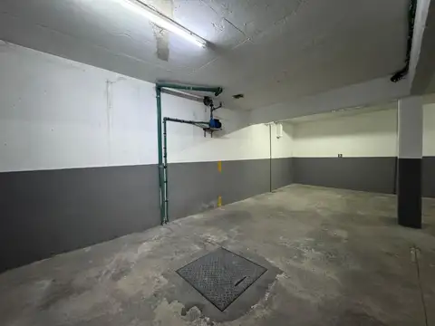 ESPACIO GUARDACOCHE EN SUBSUELO EN EDIFICIO.