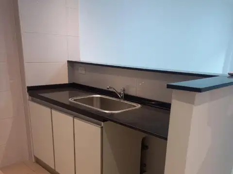 Av Mosconi 3100, Piso 1