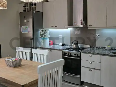 Casa 4 ambientes en San justo con Patio y Terraza