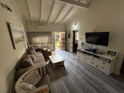 Casa 3 ambientes + escritorio en San justo con Patio y Terraza