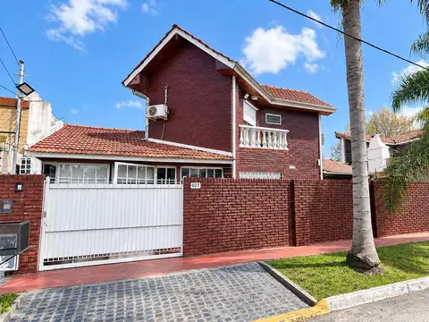Casa en Venta en Temperley, USD 145.000