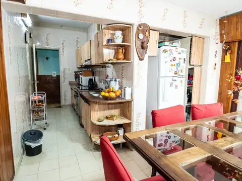 Casa 5 ambientes con 2 baños