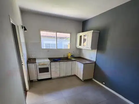 EXCELENTE CASA 5 AMBIENTES EN VENTA EN RAMOS MEJÍA