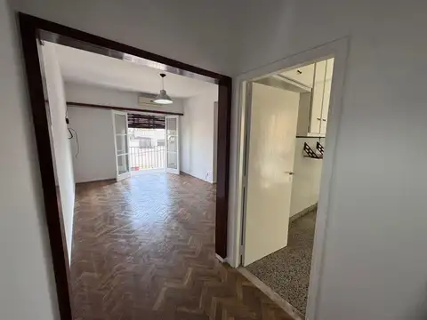 ALQUILER - DEPARTAMENTO - TRES AMBIENTES - BALCÓN - AIRE ACONDICIONADO - LAVADERO - MATADEROS