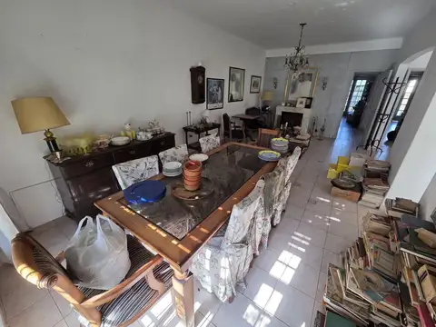 Casa 5 ambientes con 2 baños