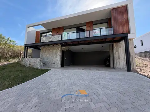 Casa 4 ambientes con 3 baños