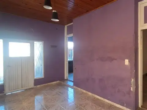Casa 4 ambientes con 1 baño
