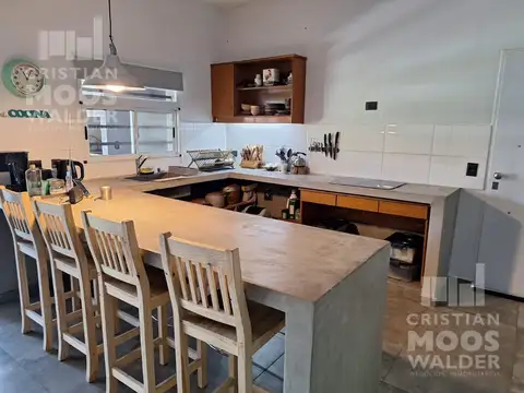 Casa en Venta con 5 cocheras