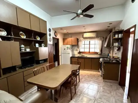 Depto Tipo Casa 3 ambientes con 2 baños