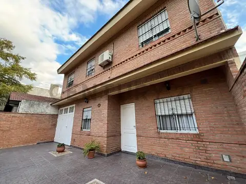 Del lazo 3800, Piso 0