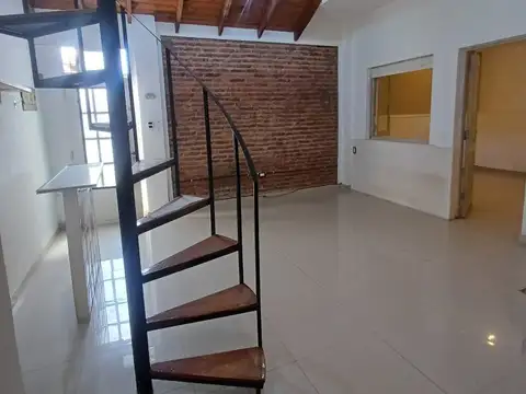 Depto Tipo Casa en Venta de 2 ambientes