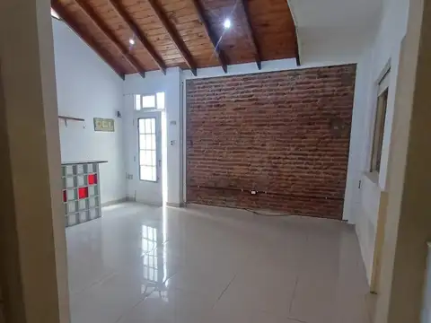 Depto Tipo Casa en Venta en Ramos Mejía Sur, USD 59.000