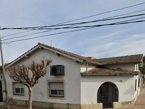 CASA EN ESQUINA