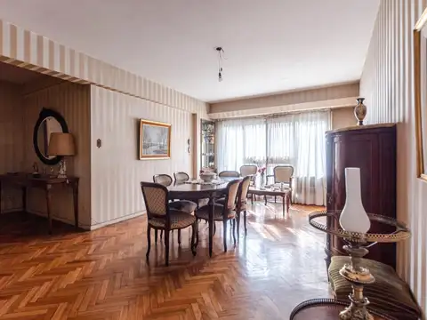 Frente, luminoso, todo externo, buen edificio