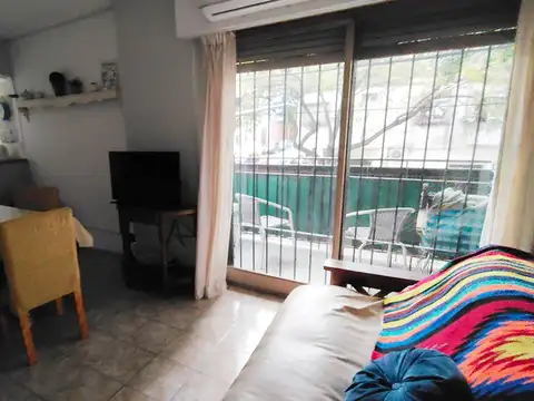 Departamento al frente con balcón 2 ambientes