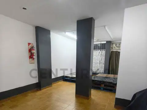 Avenida Castro Barros 600, Piso 0
