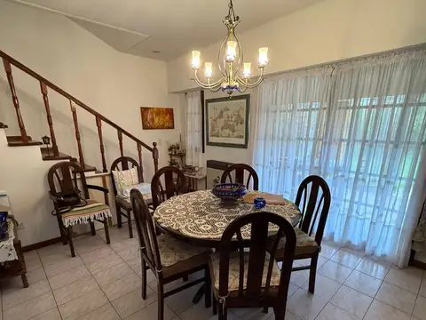 Casa 4 ambientes con 3 baños