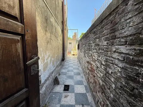 Casa 6 ambientes con 2 baños