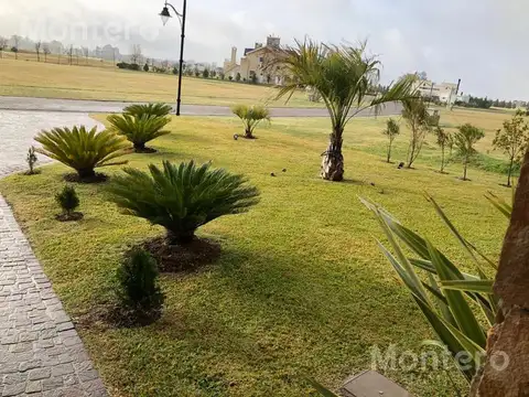 Casa en Venta con 4 cocheras