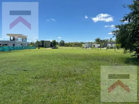 Terreno en Venta 27  mts Frente