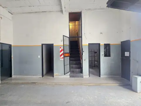 GALPON - DEPOSITO EN ZONA INDUTRIAL
