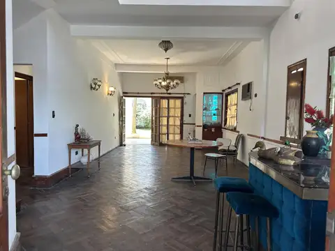 Casa 5 ambientes con 3 baños