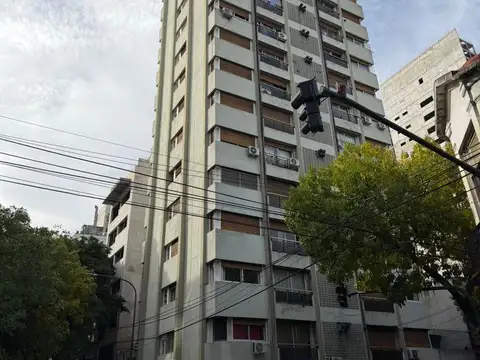 Hipólito Yrigoyen  al 2600