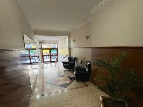 Avenida Mitre 1800, Piso 2