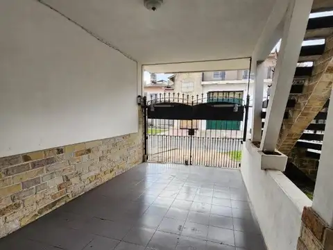 Depto Tipo Casa en Venta con 1 cocheras