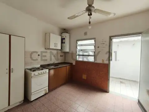 PH 3 ambientes en venta en Lomas del Mirador frente