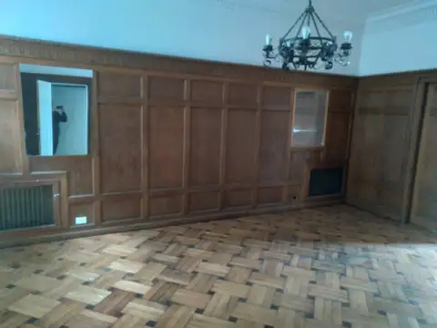 Oficina 8 ambientes con 3 baños