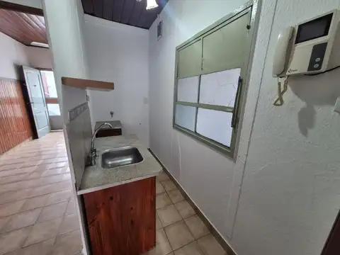 Depto Tipo Casa en Alquiler en Wilde, $ 400.000