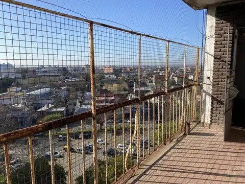 VENTA DEPARTAMENTO DE 4 AMBIENTES CON BALCÓN - VILLA CELINA