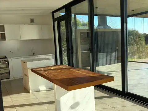 Casa en Alquiler de 3 dormitorios