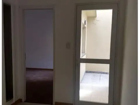 casa de pasillo en alquiler dos dormitorios