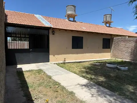 Casa 3 ambientes con 1 baño