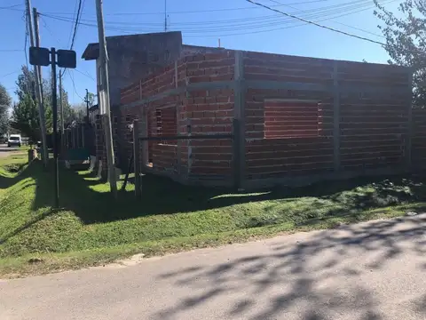 CASA EN VENTA CITY BELL A TERMINAR