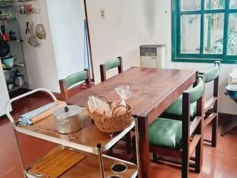 Casa 5 ambientes con 2 baños