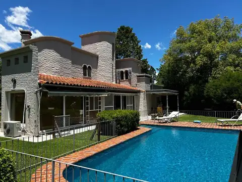 Venta casa 4 amb. c/piscina B° Golfer's Pilar