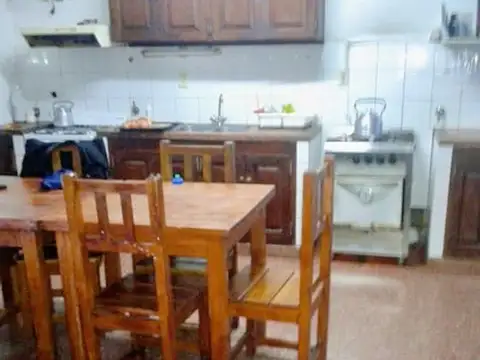 Casa 6 ambientes con 3 baños