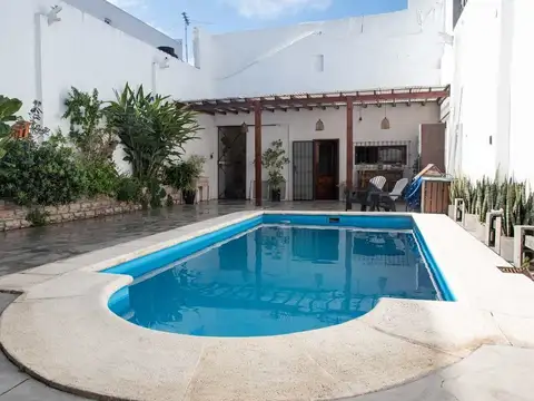Casa 5 ambientes con 2 baños