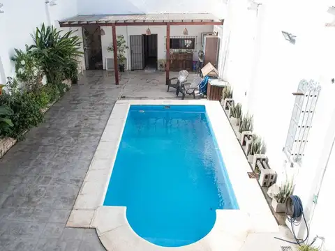 Casa en Venta con 3 cocheras
