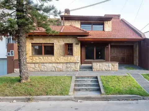 VENTA DE HERMOSO CHALET EN CIUDAD JARDIN